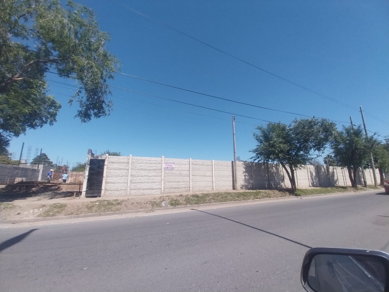 Terreno venta 2.100m2 Pettirossi y Alianza Barrio Villa Aspacia zona comercial