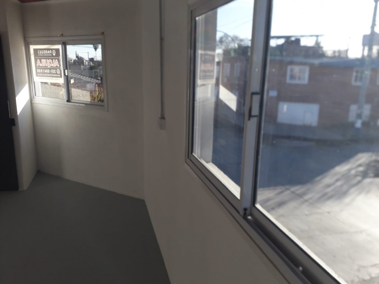 Alquiler departamento planta alta Aviador Pettirossi 2700
