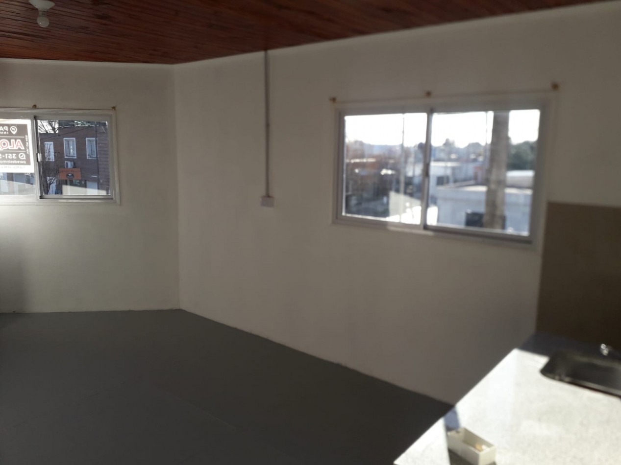 Alquiler departamento planta alta Aviador Pettirossi 2700