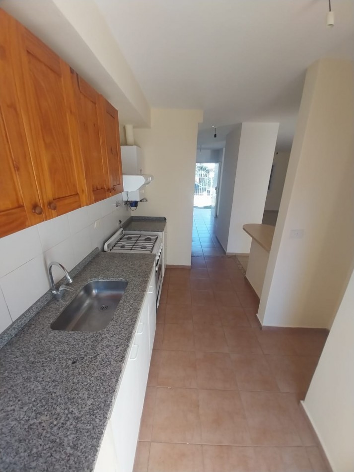 Parque Don Bosco Duplex Alquiler 2 dor  zona Valle Escondido