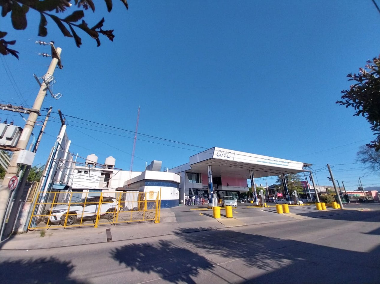 Ruta 20 Vendo importante esquina sobre Av. Fuerza Aerea 