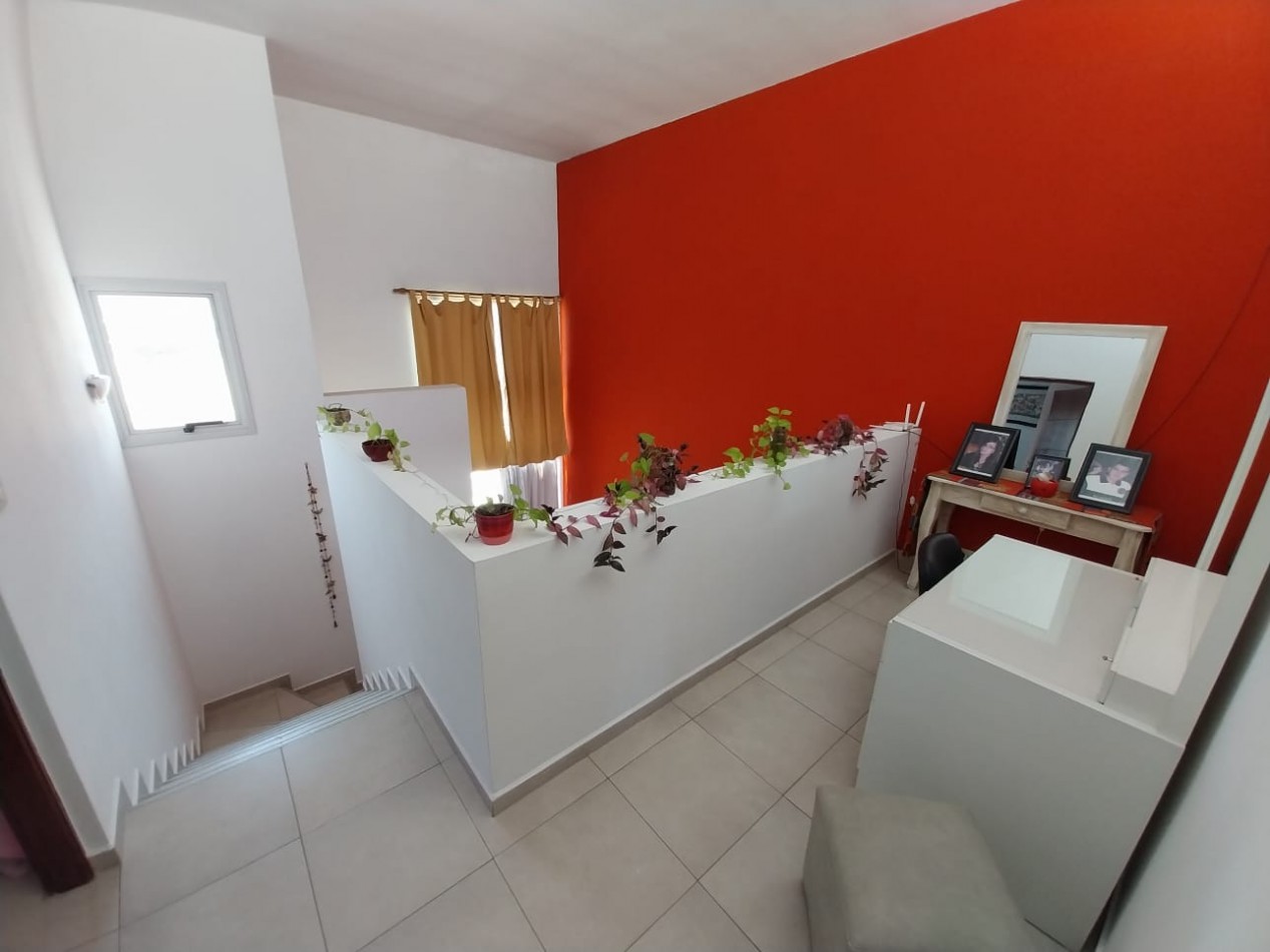 Jardines del Olmo casa venta 3 dor zona Manantiales 