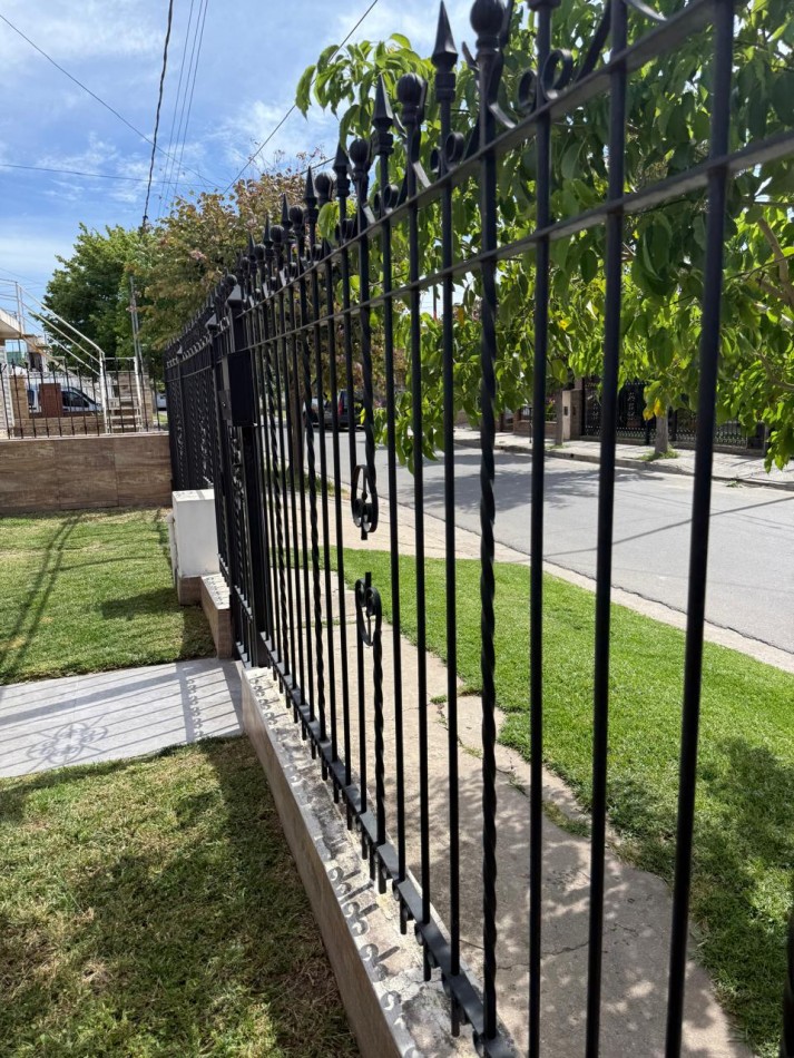 Centro America casa venta incluye depto en Planta Alta