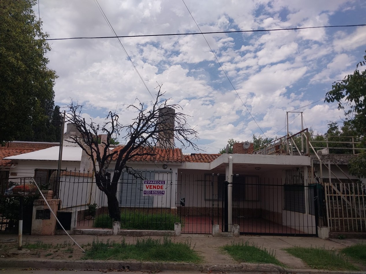 Matienzo casa a REFACCIONAR 2 dormitorios