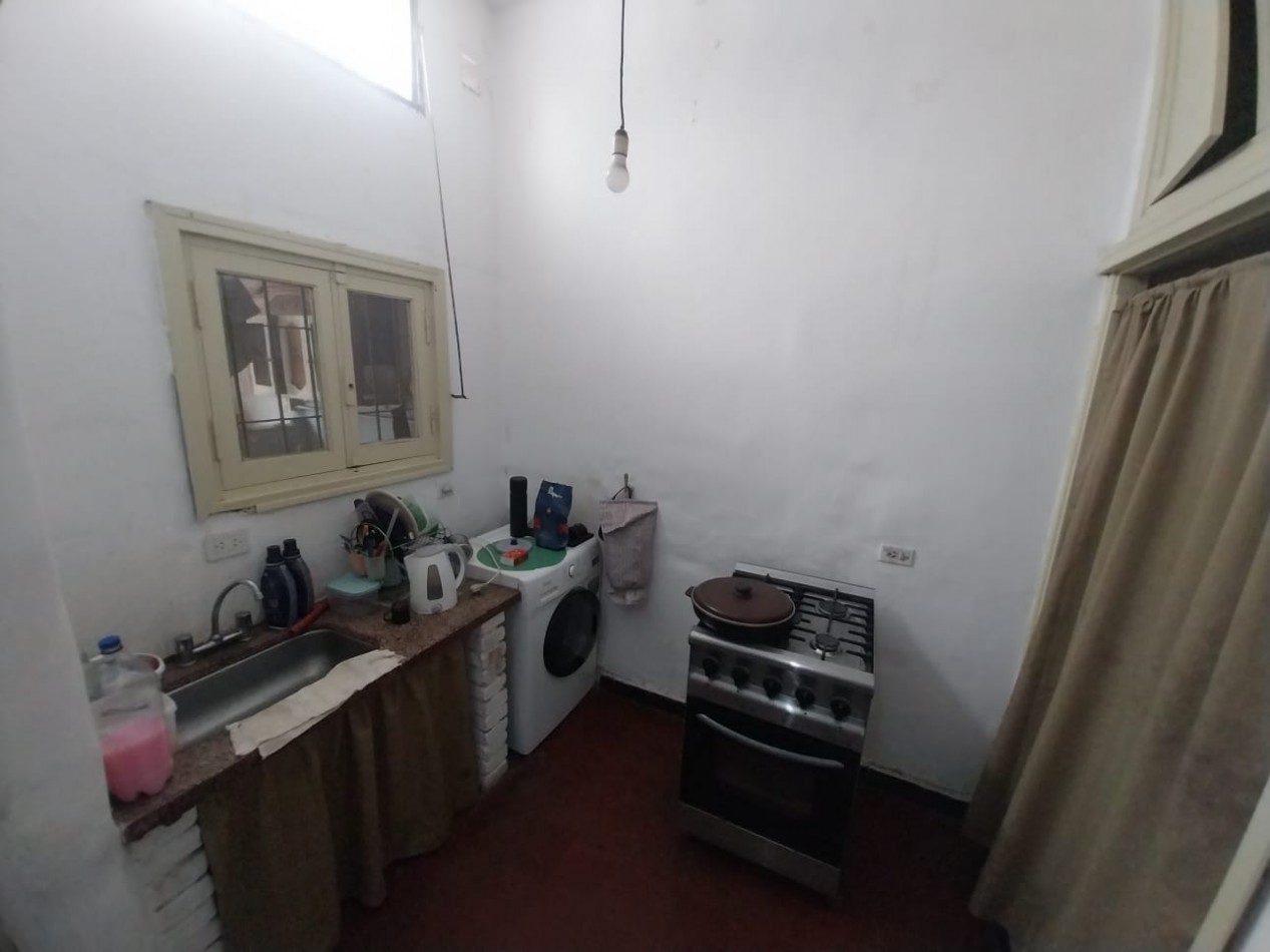 Villa Cabrera casa a refaccionar sobre Italia zona Caraffa