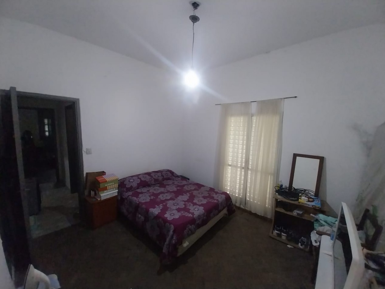 Villa Cabrera casa a refaccionar sobre Italia zona Caraffa