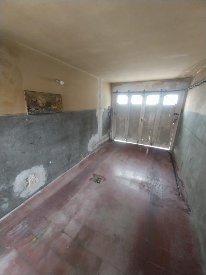 Villa Cabrera casa a refaccionar sobre Italia zona Caraffa