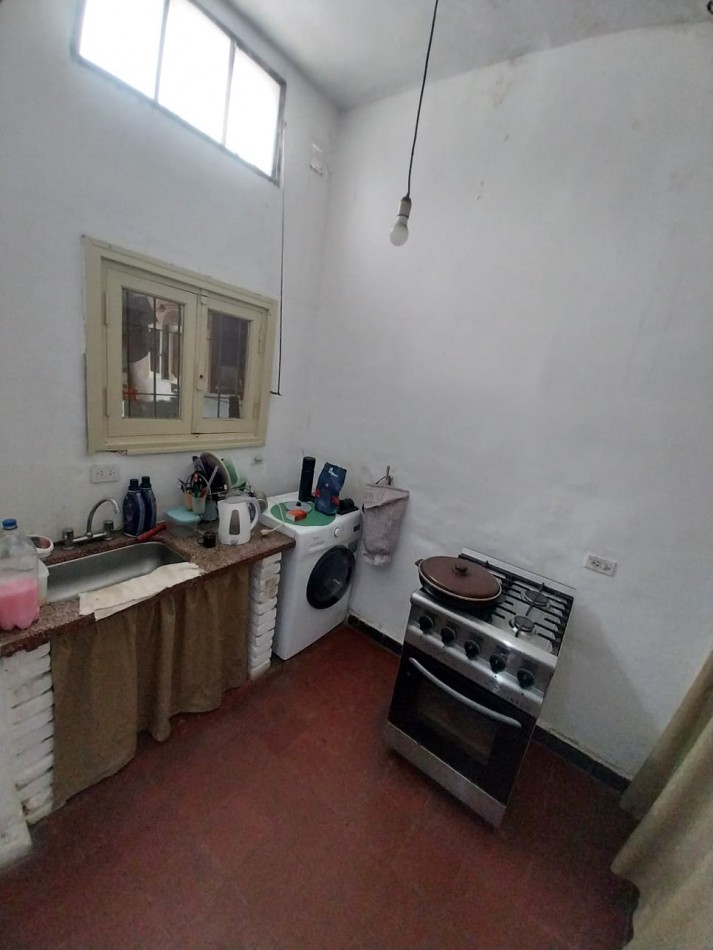 Villa Cabrera casa a refaccionar sobre Italia zona Caraffa