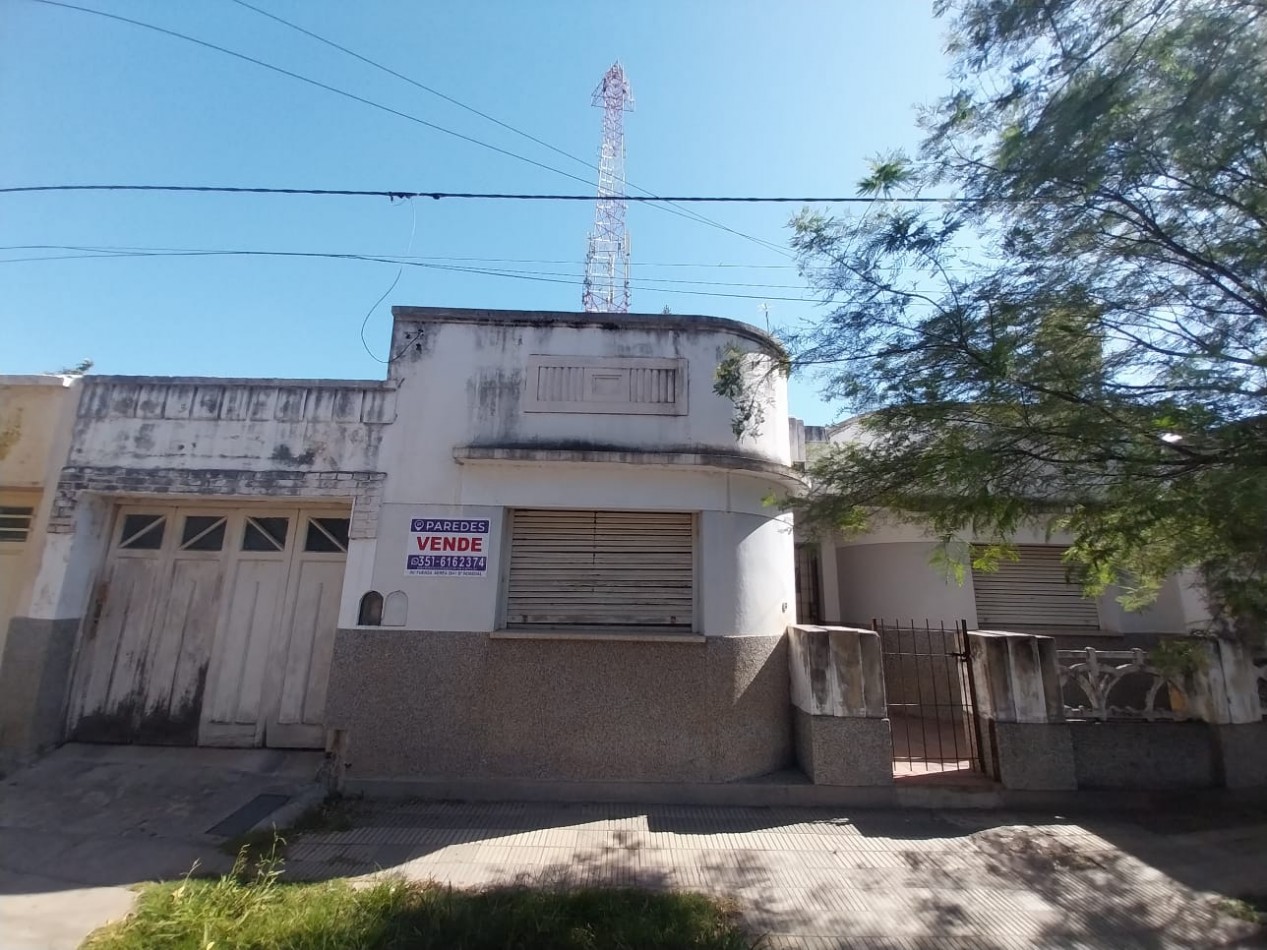 Villa Cabrera casa a refaccionar sobre Italia zona Caraffa