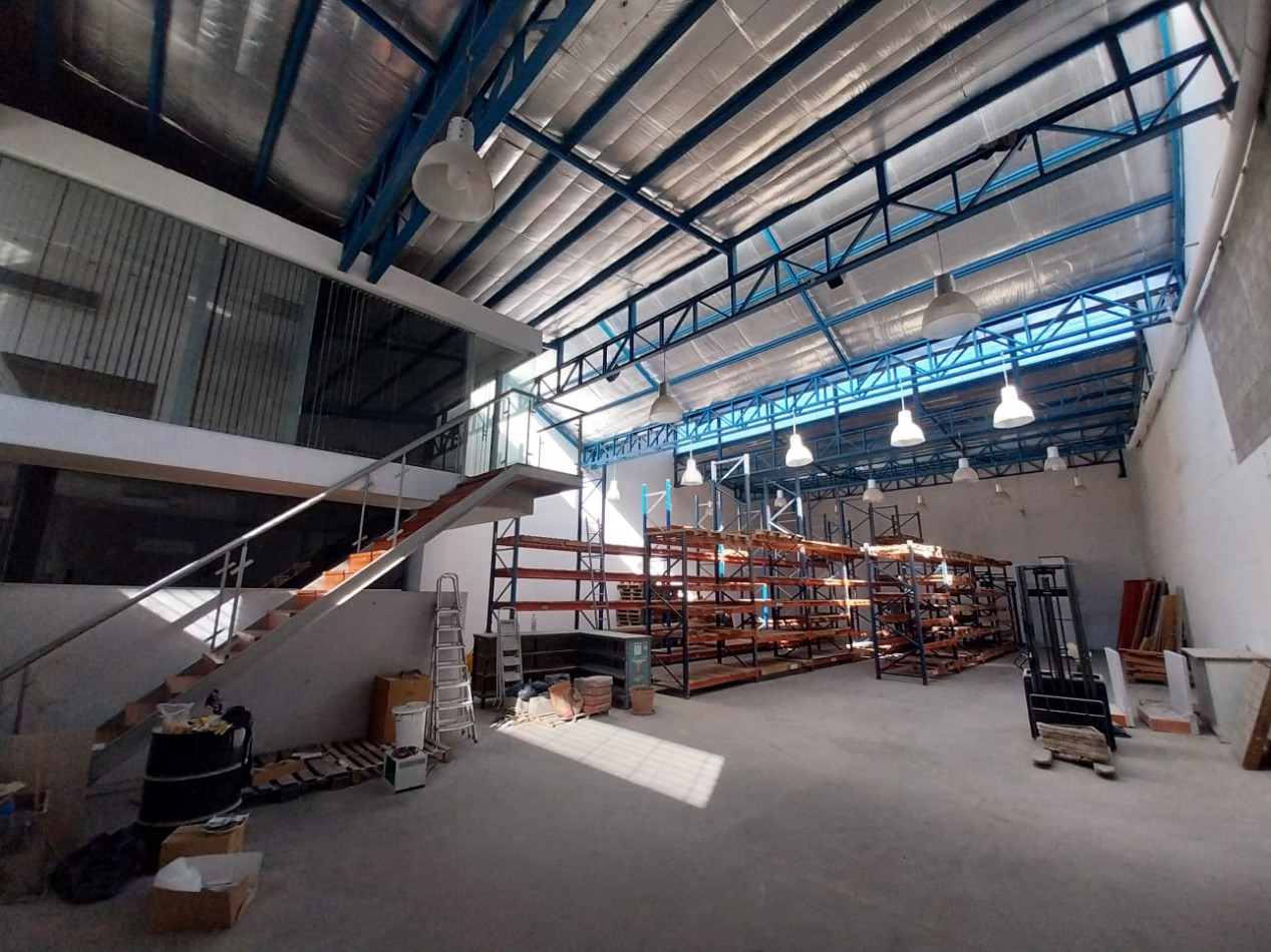 Alquiler Local Galpon Oficinas Av. Fuerza Aerea Ruta 20