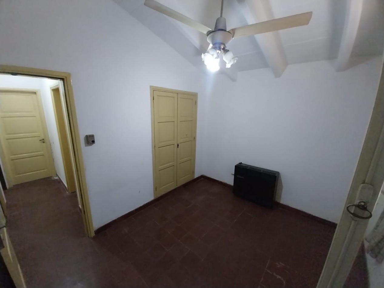 Barrio Matienzo casa en venta esquina 2 dor gran terreno