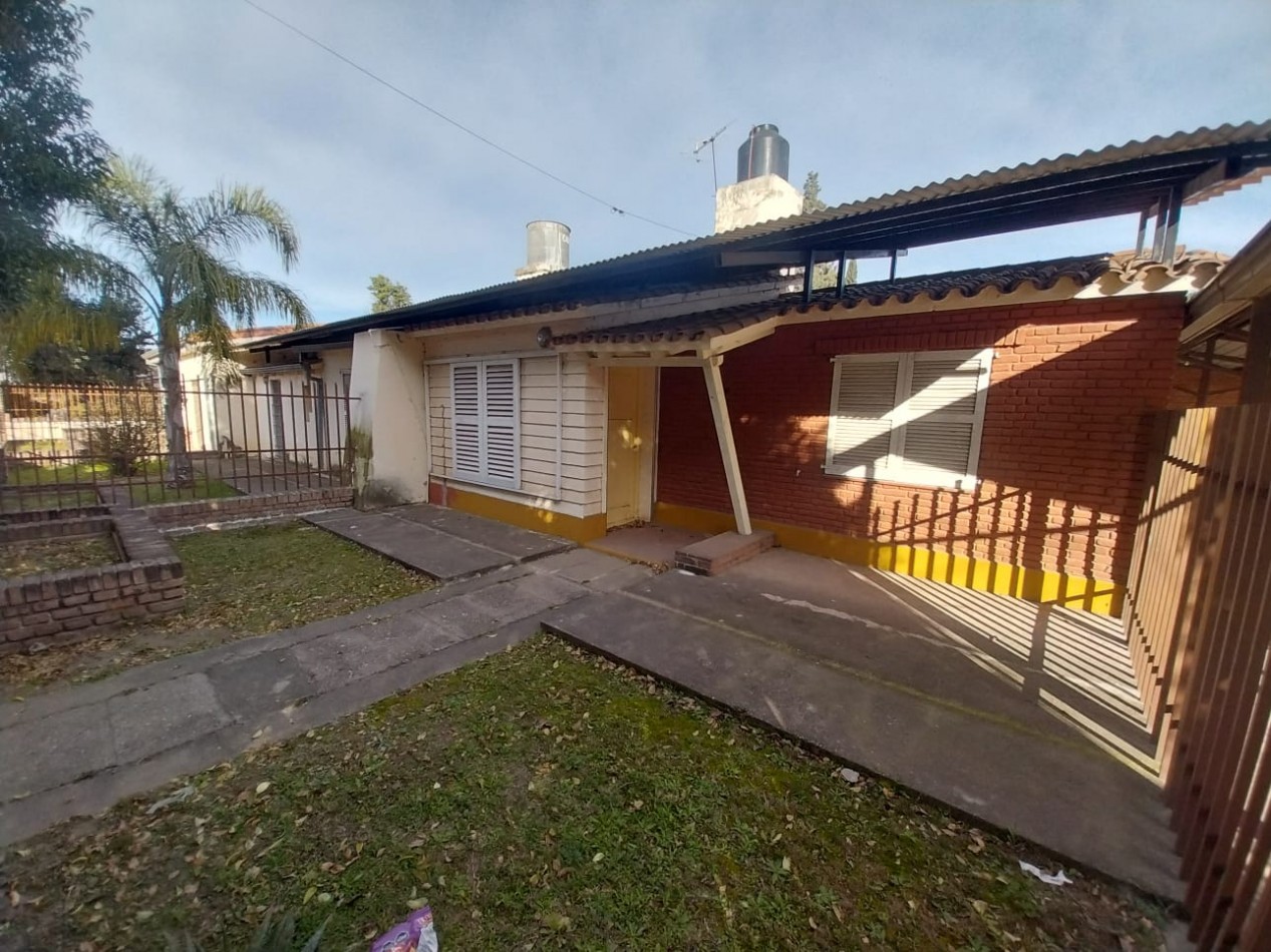 Barrio Matienzo casa en venta esquina 2 dor gran terreno