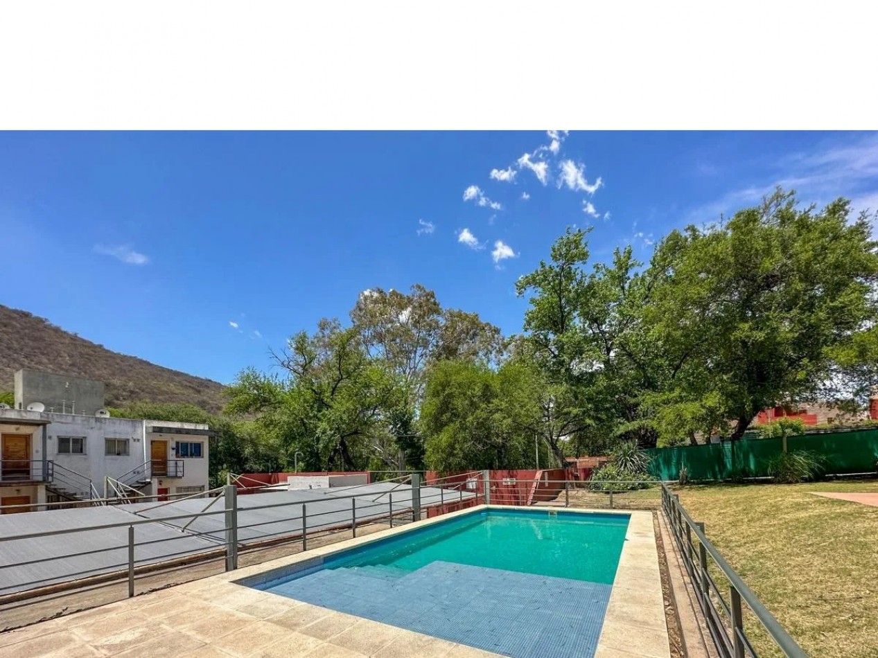 La Calera departamento venta 1 dor cochera piscina Hermosa Vista Planta baja