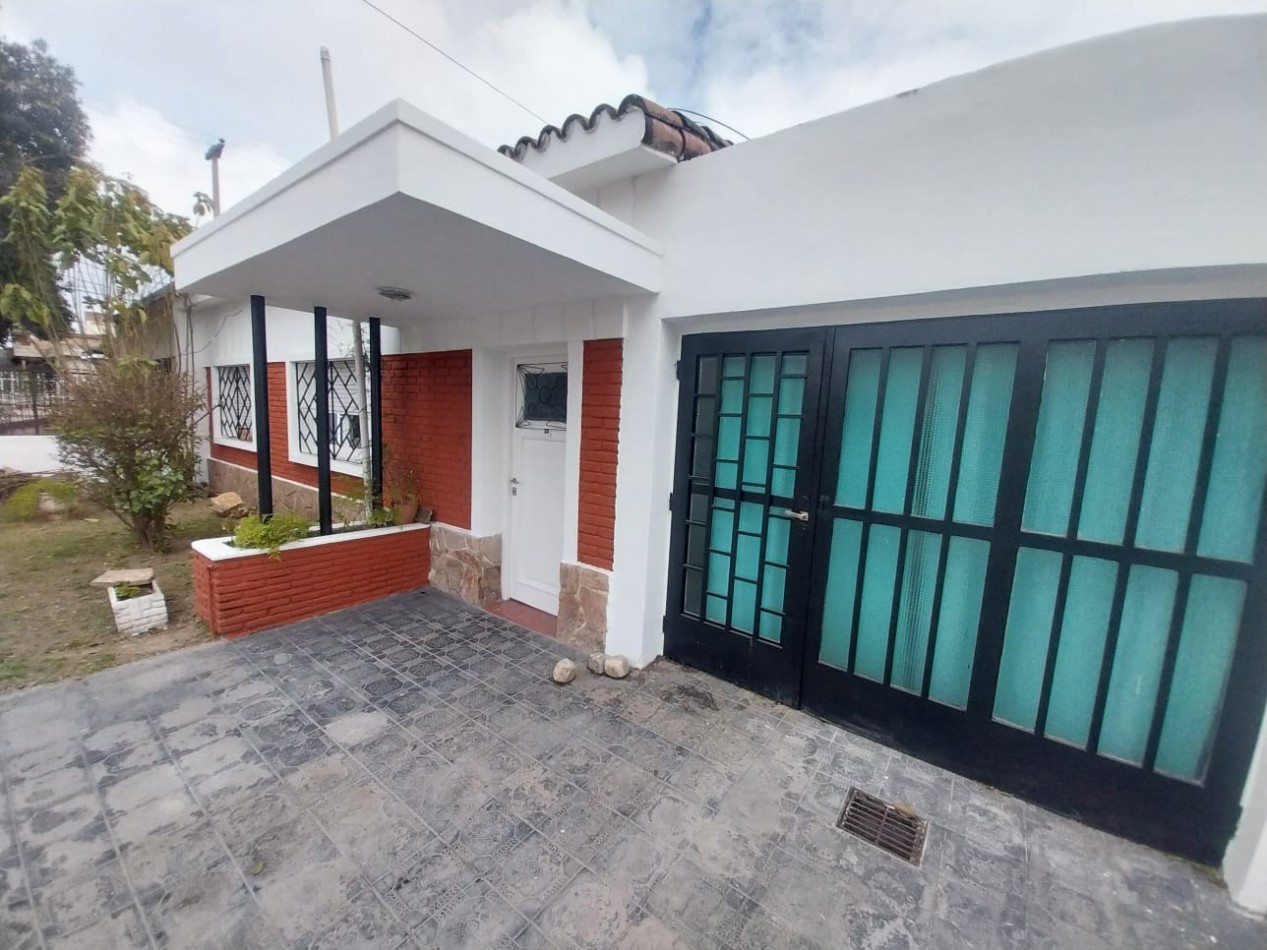 Casa venta Los Platanos 3 dor sobre calle Carcano