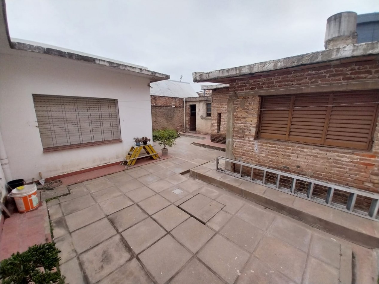 Alto Alberdi casa en venta a metros de Felix Paz