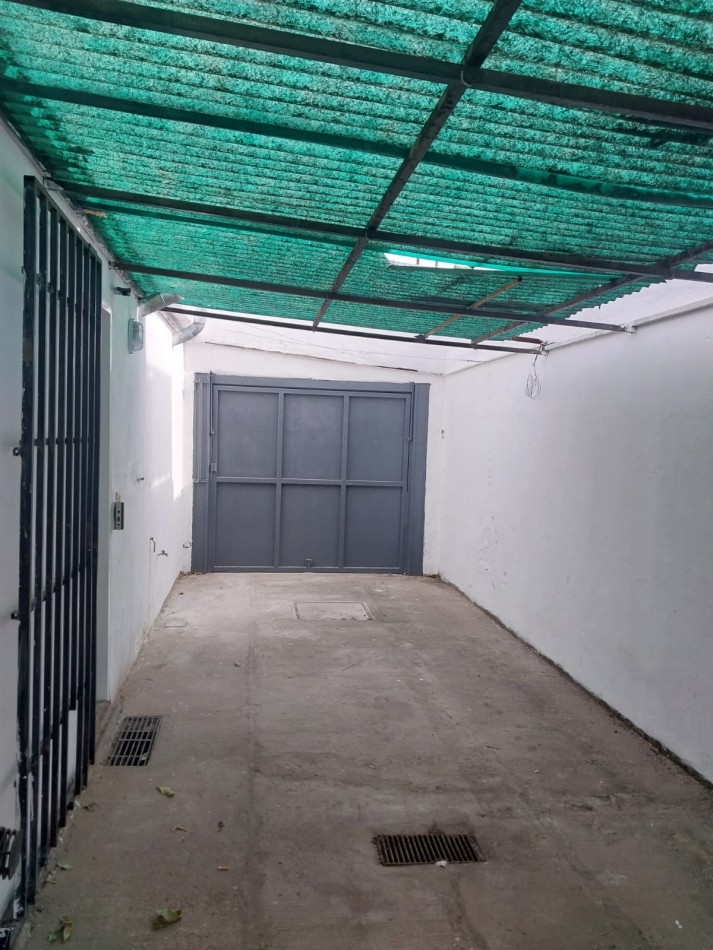 Alquiler casa barrio El Trebol 2 dor sobre Brown zona Los Naranjos