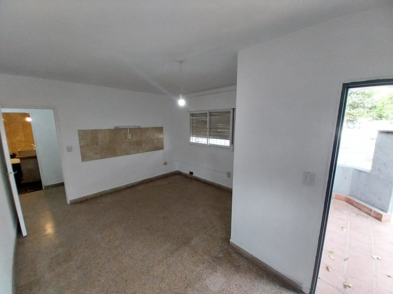 Alquiler casa barrio El Trebol 2 dor sobre Brown zona Los Naranjos