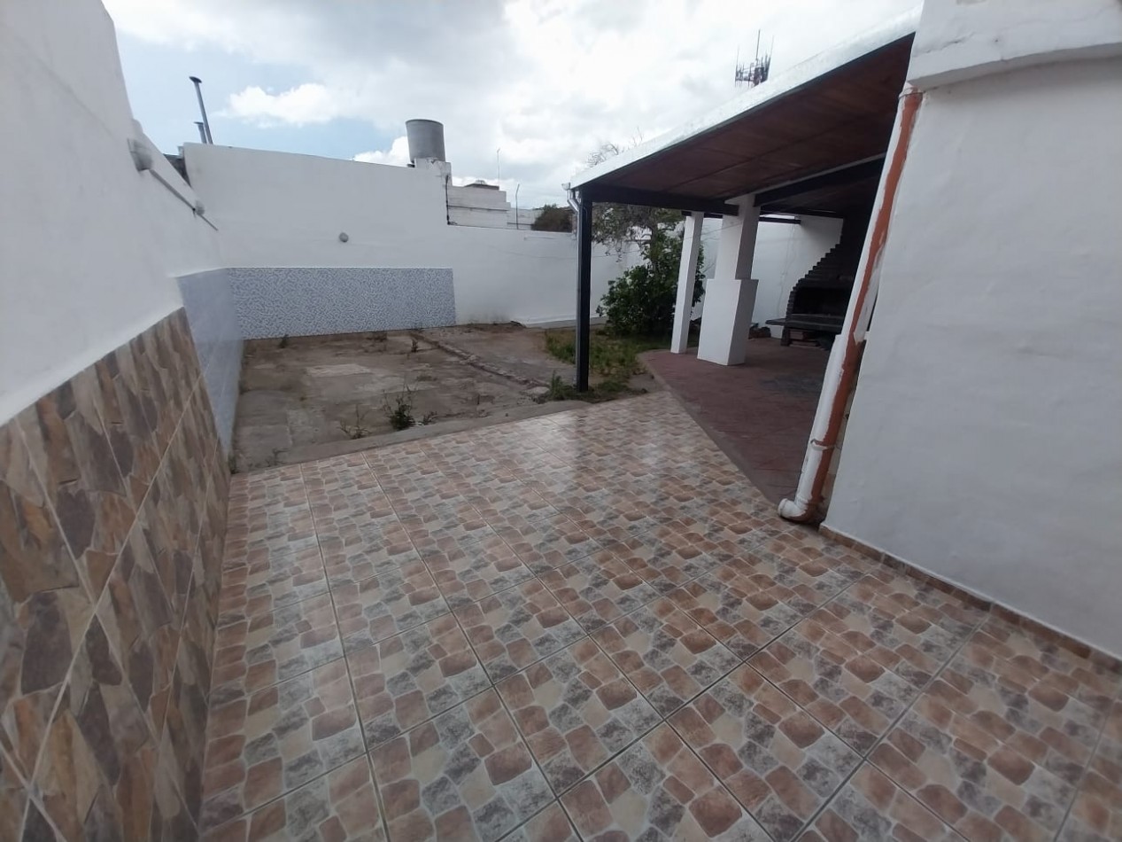 Alquiler casa 2 dor barrio Los Platanos