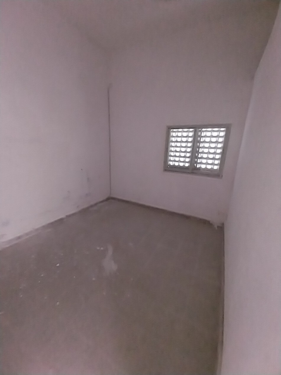 Vendo 490m2 sobre Av. Julio Roca casi cañada local y galpon 