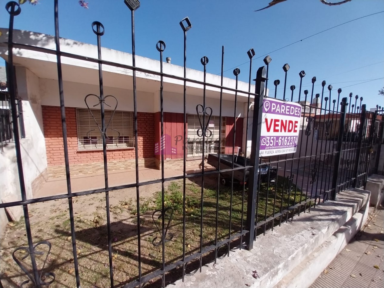 Los Naranjos casa en VENTA a refaccionar 4 dormitorios 