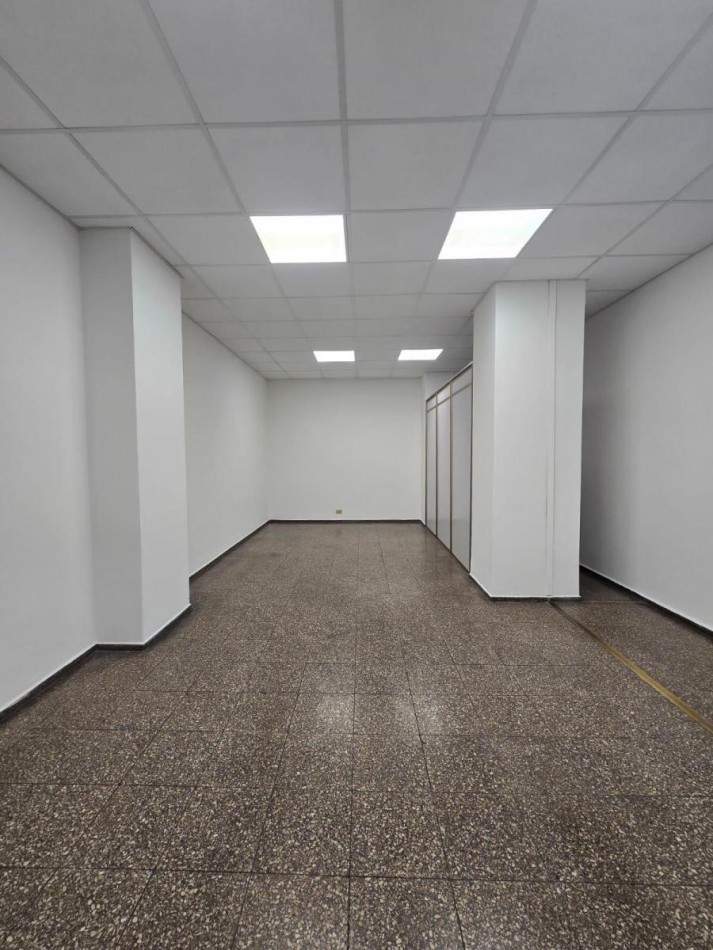 Galeria CINERAMA Venta Local / Oficina 