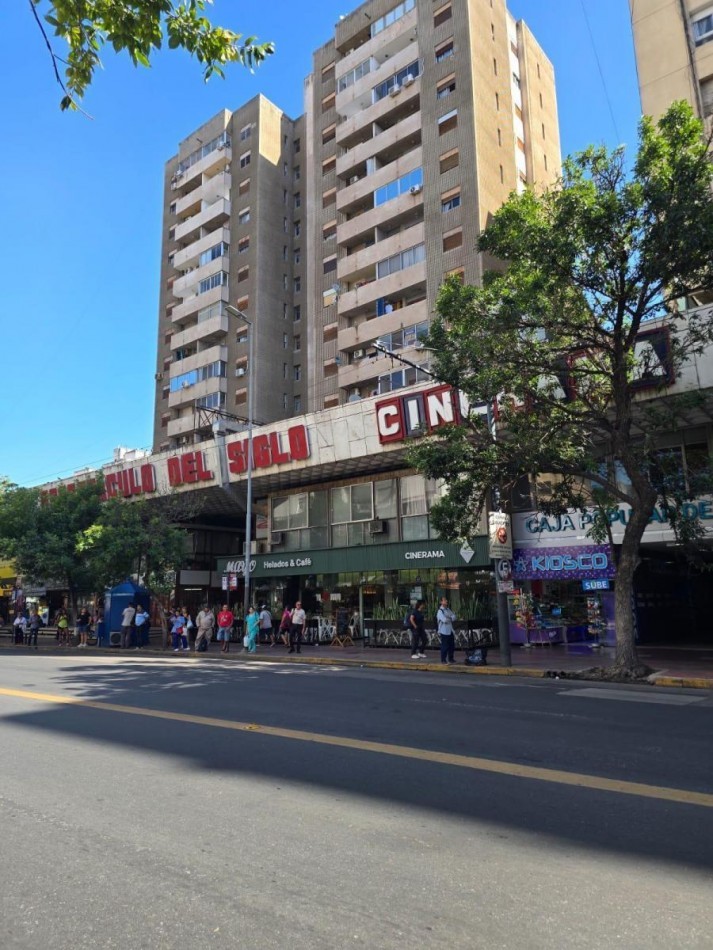 Galeria CINERAMA Venta Local / Oficina 