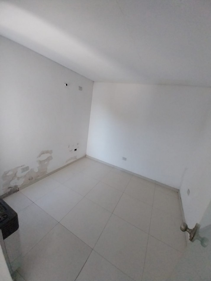 Alquiler Galpon Oficinas a metros Av. Fuerza Aerea