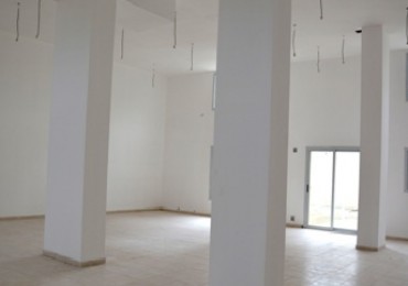 Alquilo Salon 180m2 ideal deposito oficinas local a metros Dino Ruta 20