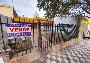 Casa en venta sobre Aviador Pettirossi Villa Adela zona comercial